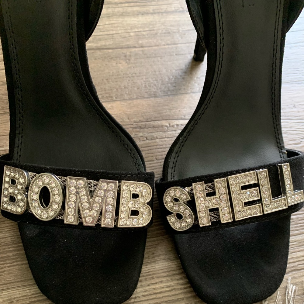 Bombshell Heels - Picture 2 of 12